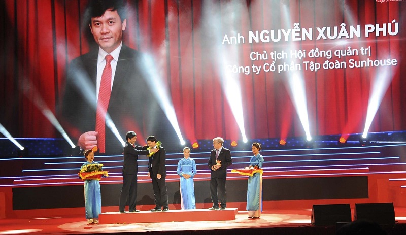 Sao Do Award Ceremony - 100 Most Excellent Young Entrepreneurs in Vietnam 1